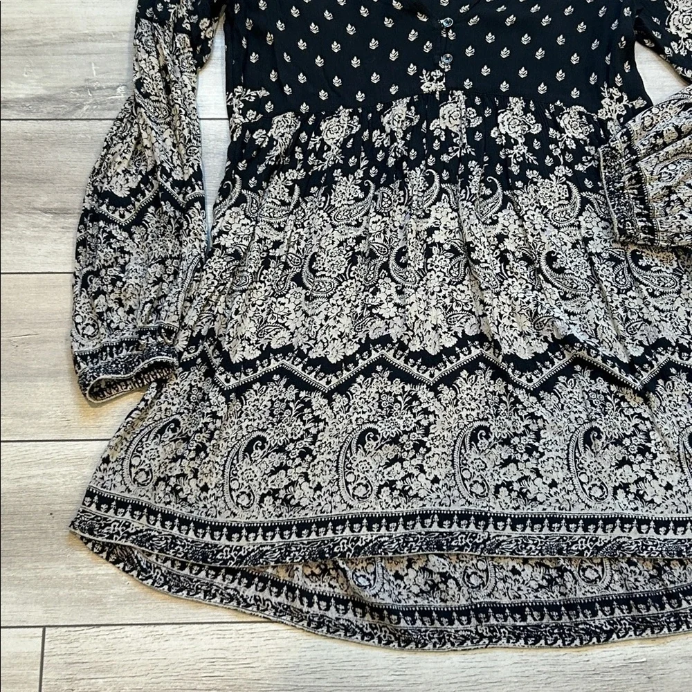 Billabong black and gray long sleeve dress size small